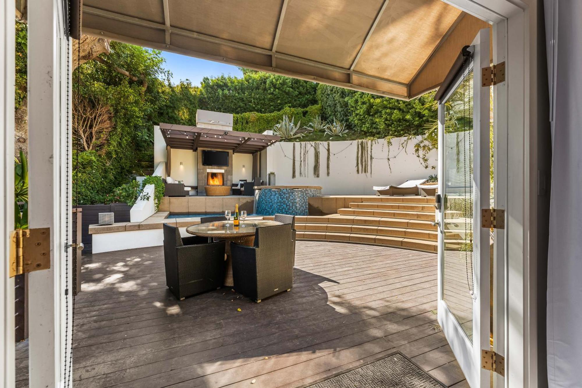 Апартаменты West Hollywood Hills Jacuzzi And Beautiful View Лос-Анджелес Номер фото