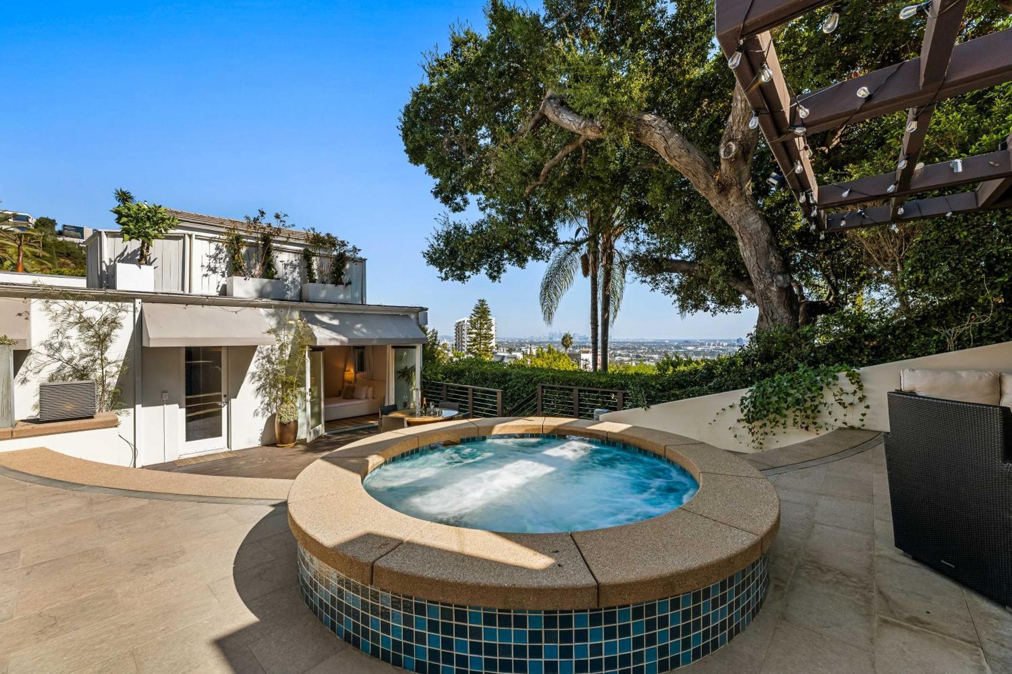 Апартаменты West Hollywood Hills Jacuzzi And Beautiful View Лос-Анджелес Экстерьер фото
